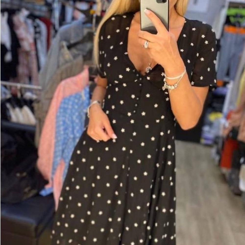 Chic Black Star Pattern Midi Dress